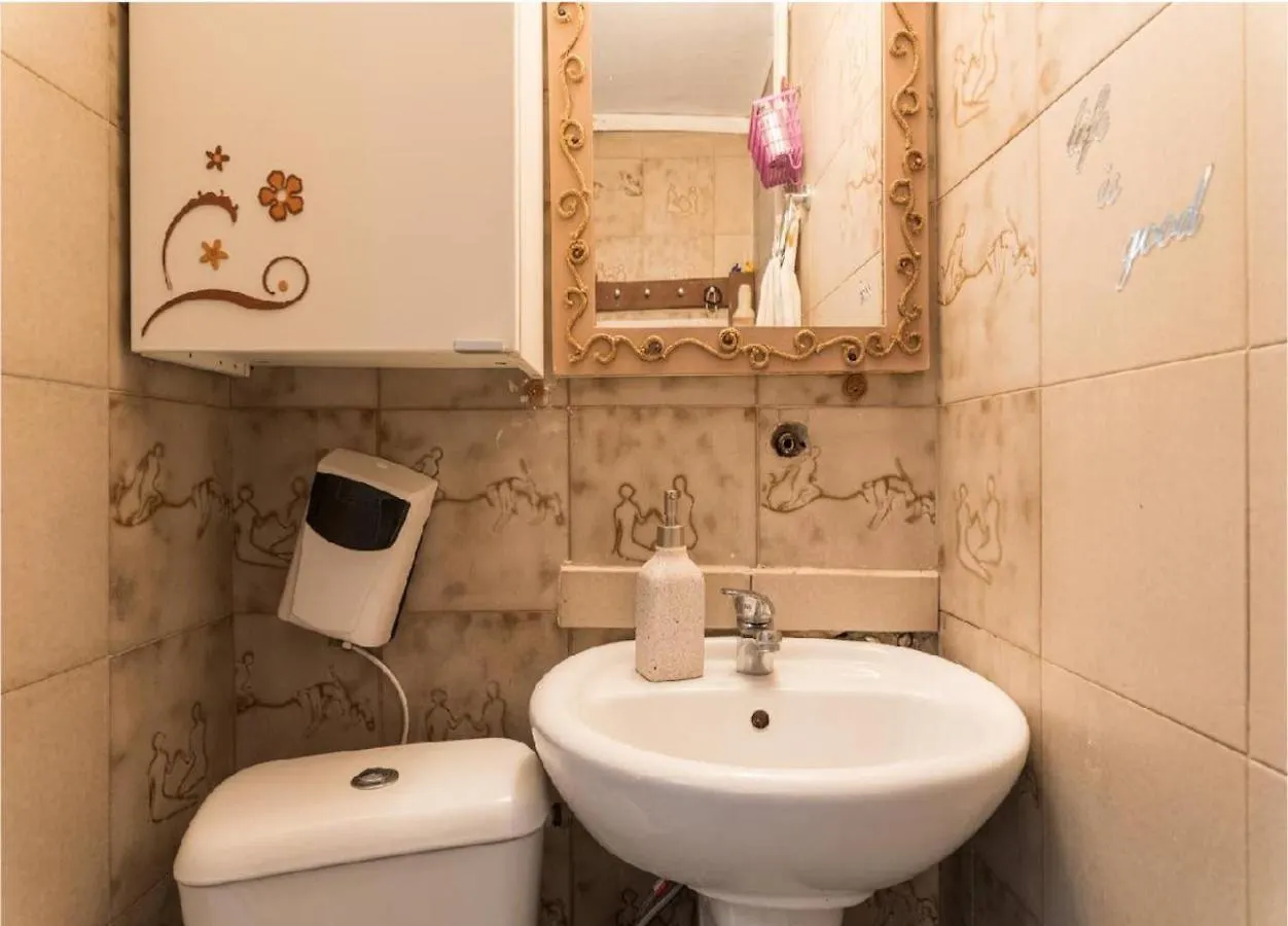 2Bd- Perfect Location With Square View Apartment Thessaloniki