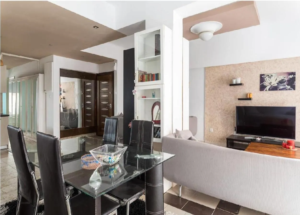2Bd- Perfect Location With Square View Apartment Thessaloniki